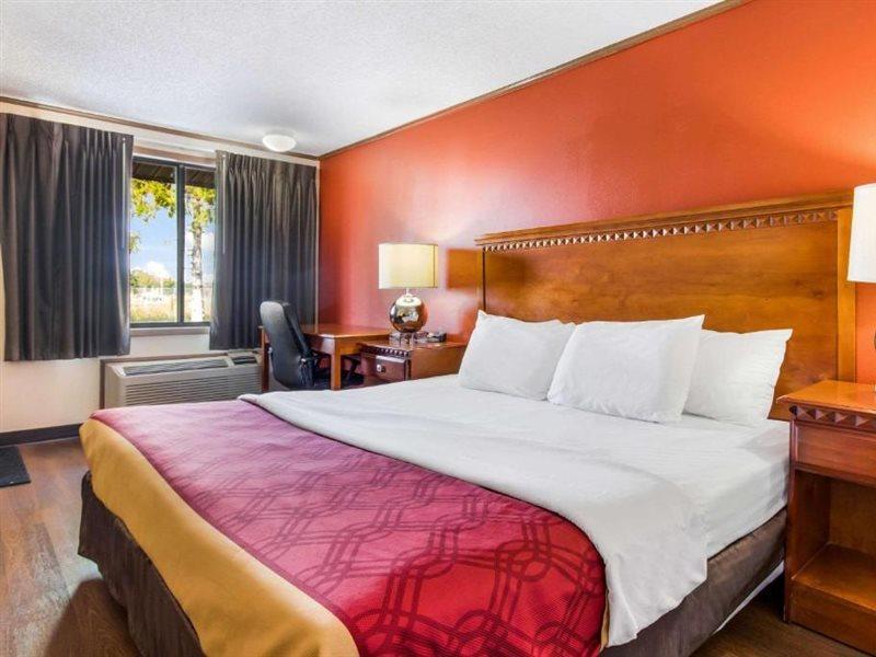 Econo Lodge Norwalk Dış mekan fotoğraf
