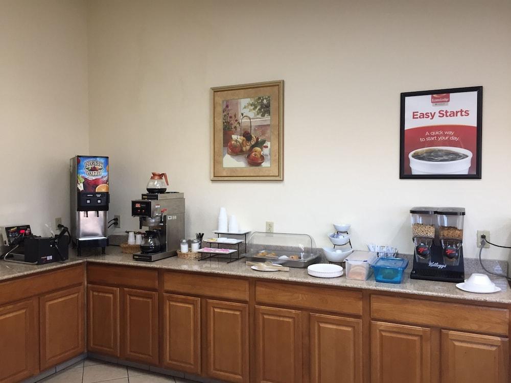 Econo Lodge Norwalk Dış mekan fotoğraf