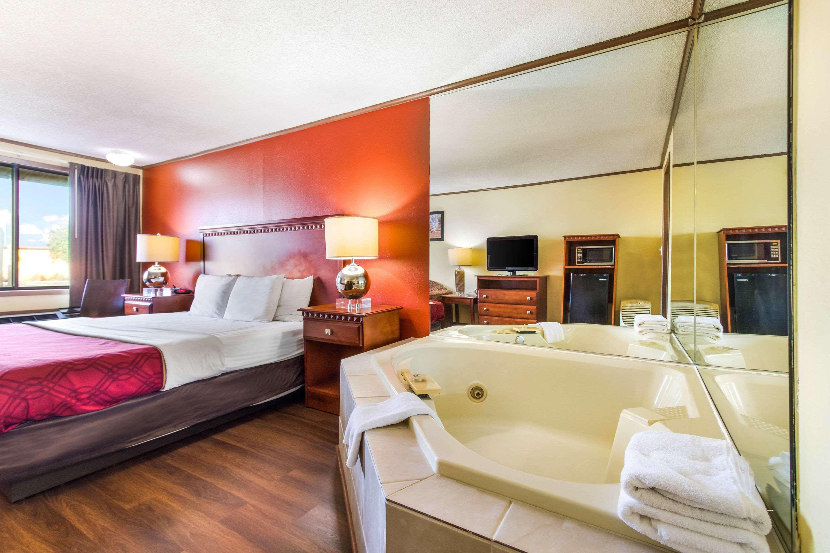 Econo Lodge Norwalk Dış mekan fotoğraf