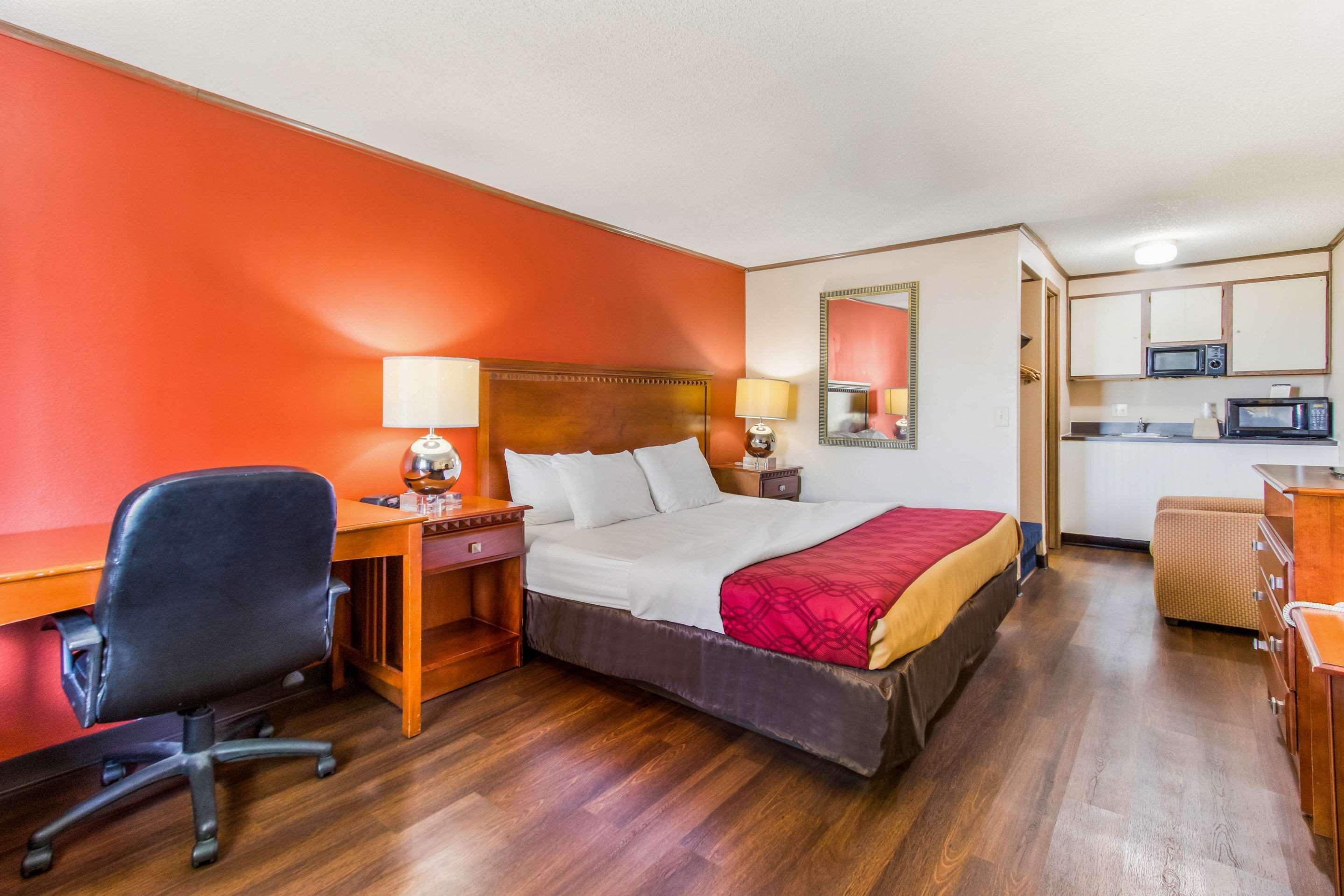 Econo Lodge Norwalk Dış mekan fotoğraf