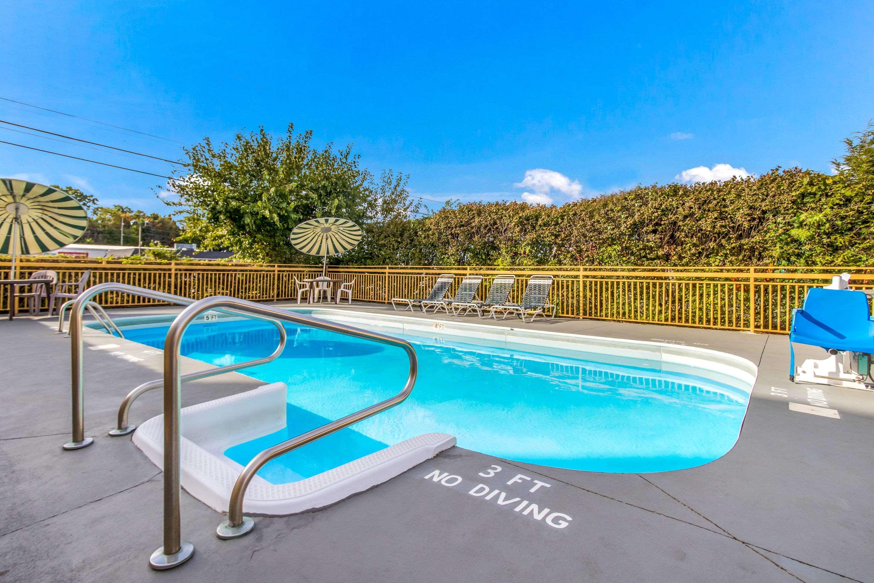 Econo Lodge Norwalk Dış mekan fotoğraf
