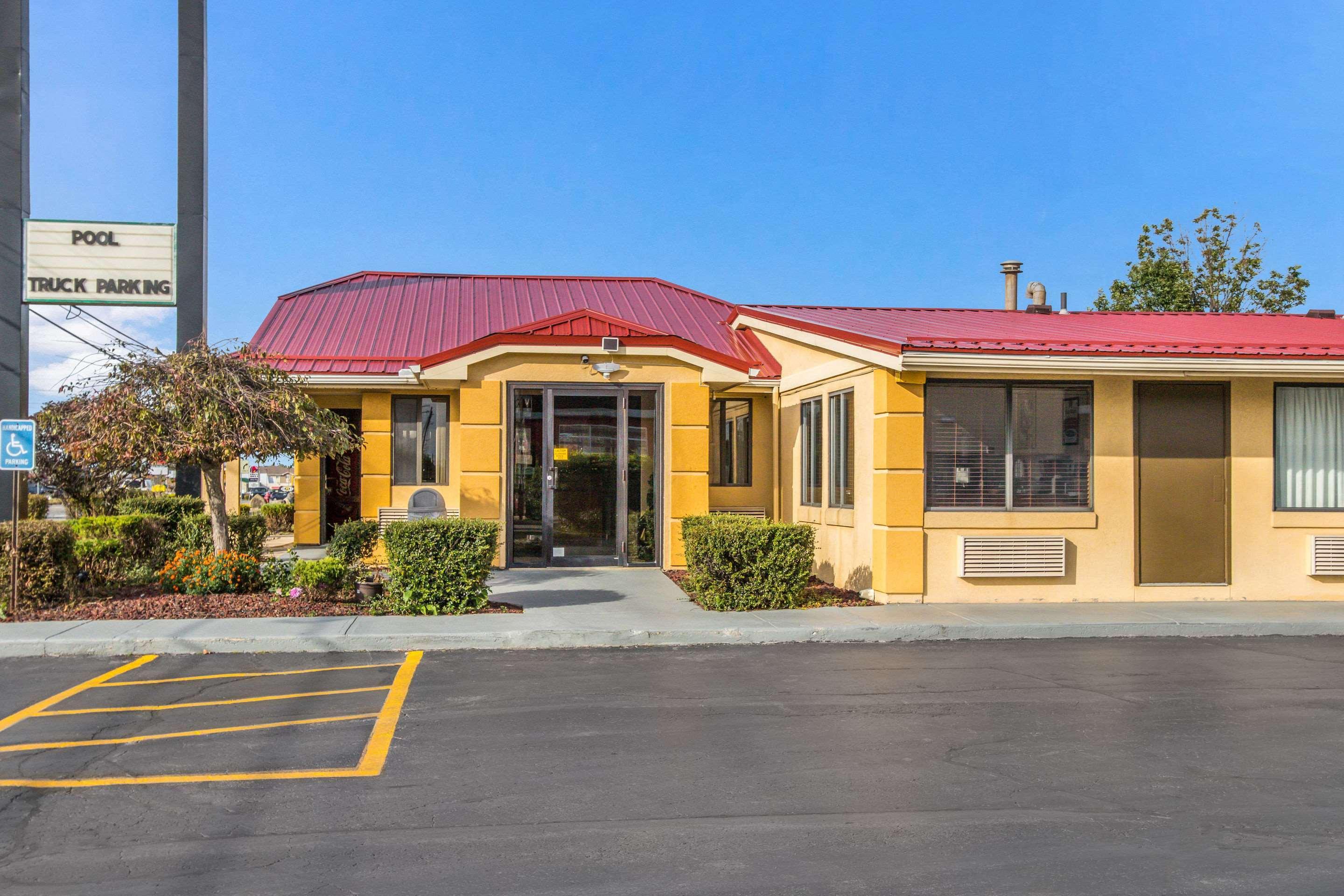 Econo Lodge Norwalk Dış mekan fotoğraf