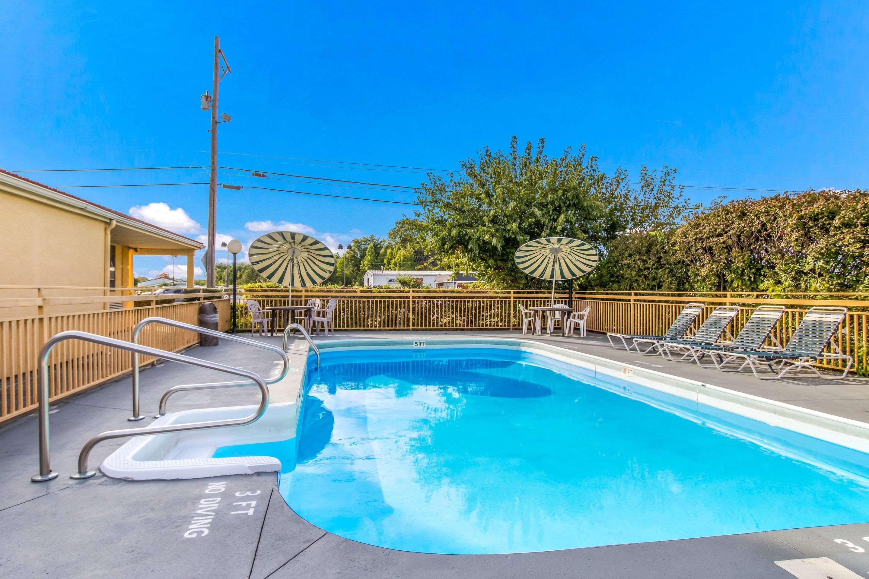 Econo Lodge Norwalk Dış mekan fotoğraf