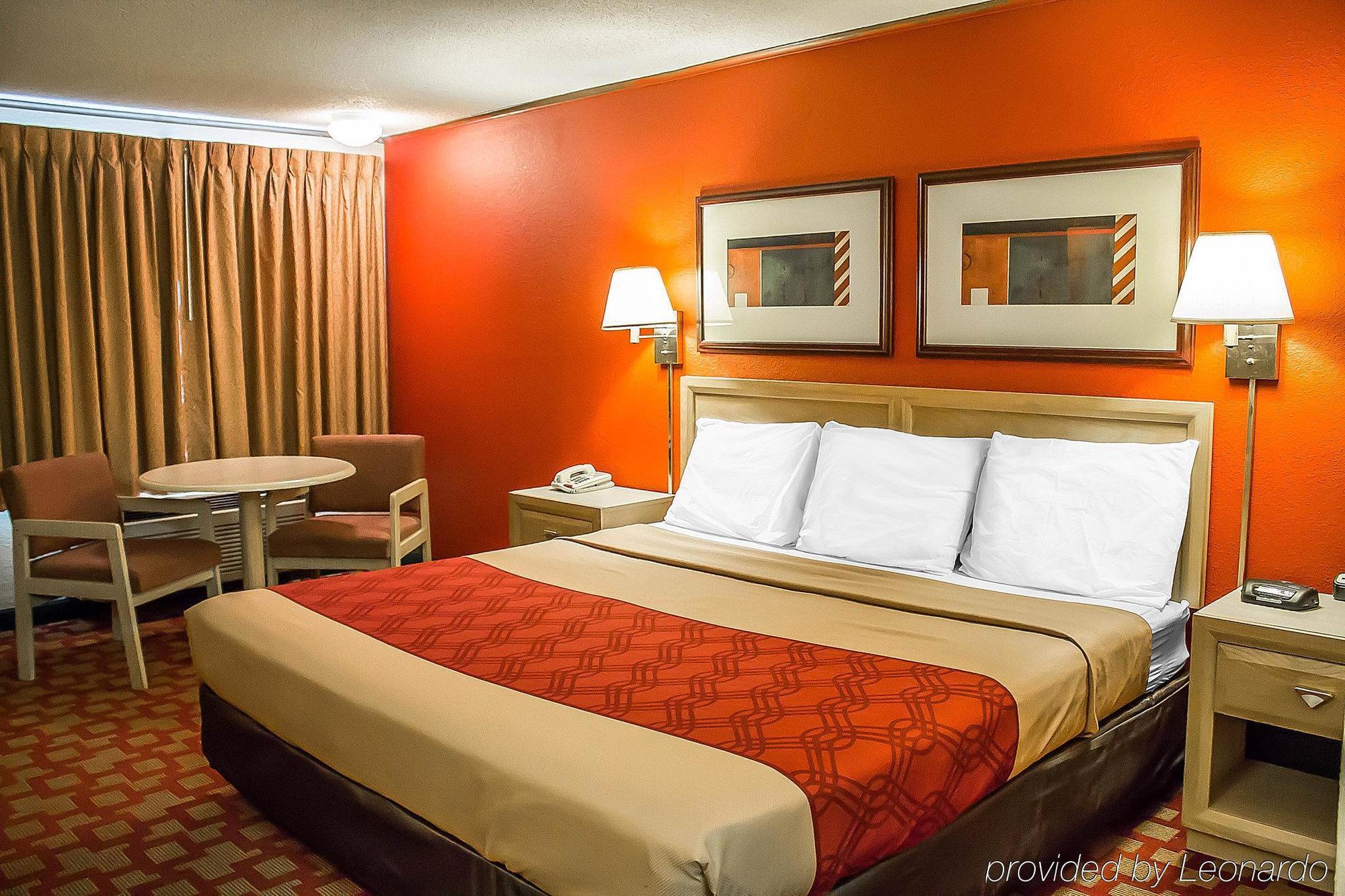 Econo Lodge Norwalk Dış mekan fotoğraf