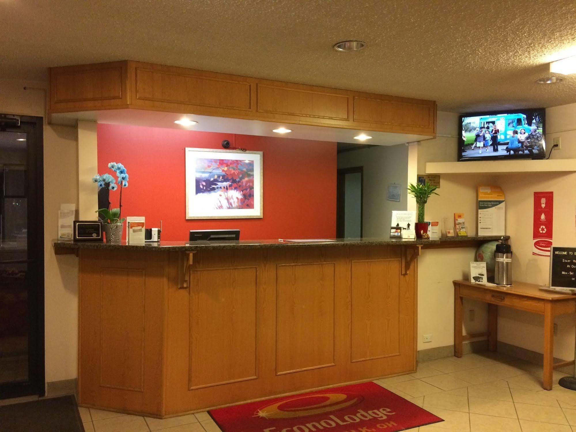 Econo Lodge Norwalk Dış mekan fotoğraf