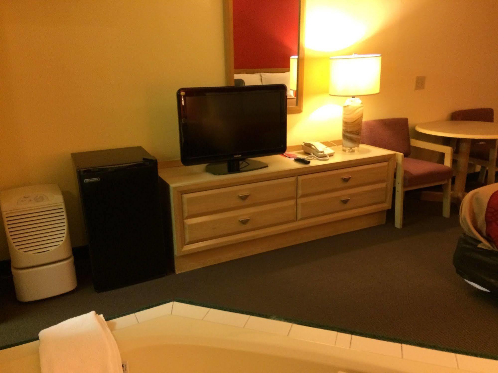 Econo Lodge Norwalk Dış mekan fotoğraf